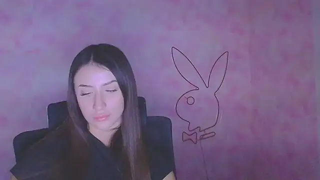 Snapshot of AlisaBubbles chatting on 11/08/25, 06:46 AlisaBubbles online show from 11/08/25, 06:46