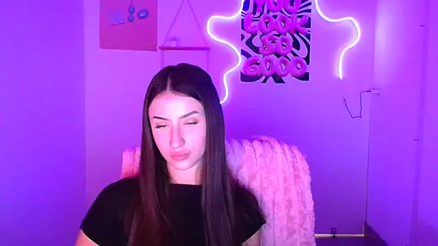 Snapshot of AlisaBubbles chatting on 11/17/25, 12:33 AlisaBubbles online show from 11/17/25, 12:33