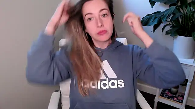 Snapshot of SuggestiveBehavior chatting on 09/22/25, 02:30 SuggestiveBehavior online show from 09/22/25, 02:30