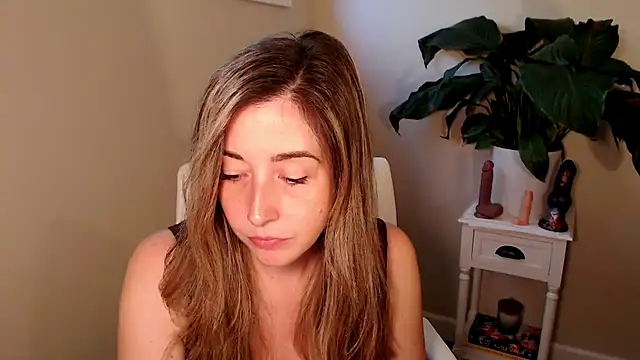 Snapshot of SuggestiveBehavior chatting on 10/07/25, 02:03 SuggestiveBehavior online show from 10/07/25, 02:03