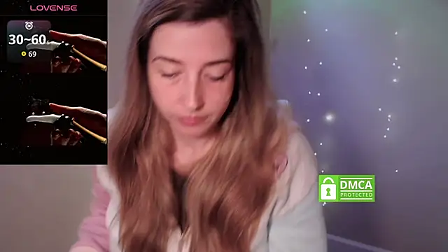 Snapshot of SuggestiveBehavior chatting on 10/31/25, 01:23 SuggestiveBehavior online show from 10/31/25, 01:23