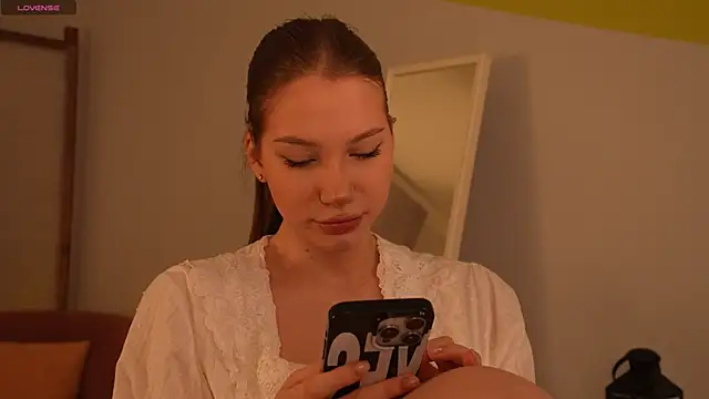 glowwww  online show from 10/17/25, 03:36