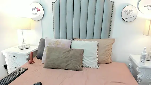 CherryVelvet19 online show from 10/18/25, 11:33