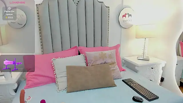 CherryVelvet19 online show from 10/24/25, 11:17