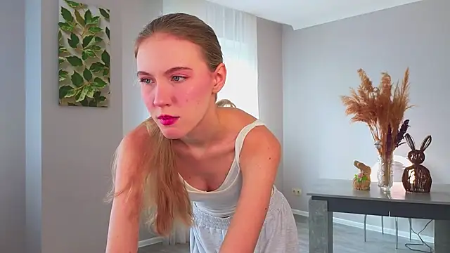 Snapshot of Succubelle chatting on 09/27/25, 06:07 Succubelle online show from 09/27/25, 06:07