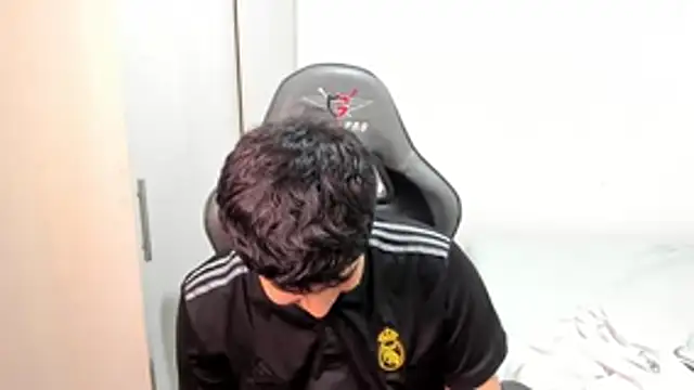 jhony dickm online show from 10/24/25, 09:44