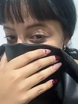 ElJardinEspanol online show from 10/05/25, 03:05