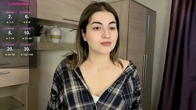 Snapshot of Nellie_Campbell chatting on 10/13/25, 02:17 Nellie Campbell online show from 10/13/25, 02:17