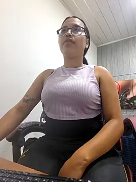 Snapshot of susan_mooree chatting on 12/03/25, 07:01 susan mooree online show from 12/03/25, 07:01