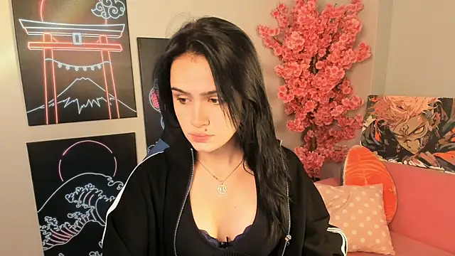 Snapshot of MonicaFarmer chatting on 09/27/25, 06:02 MonicaFarmer online show from 09/27/25, 06:02