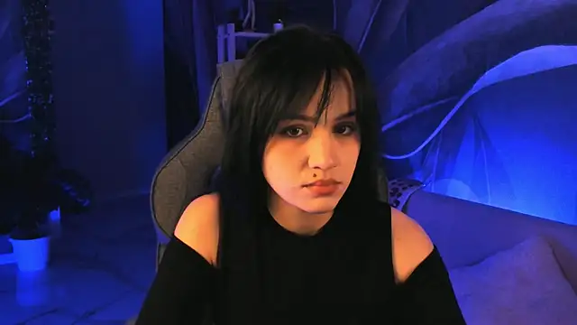 Snapshot of MonicaFarmer chatting on 10/22/25, 05:24 MonicaFarmer online show from 10/22/25, 05:24