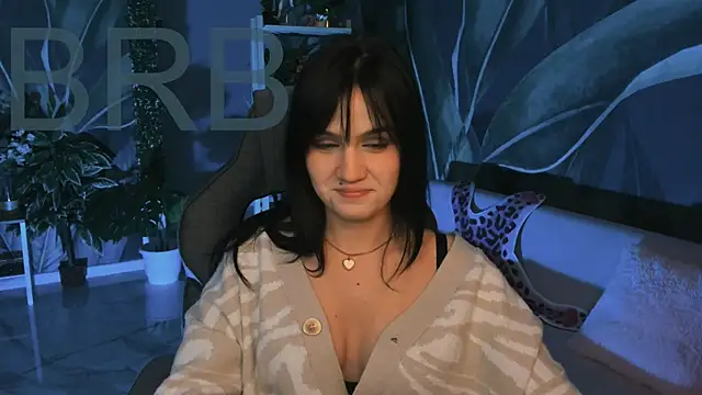 Snapshot of MonicaFarmer chatting on 10/29/25, 05:25 MonicaFarmer online show from 10/29/25, 05:25