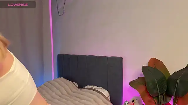 minicleo online show from 09/18/25, 04:20