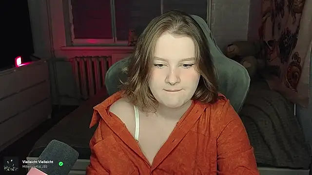 Snapshot of OliviaBlade chatting on 09/21/25, 02:08 OliviaBlade online show from 09/21/25, 02:08