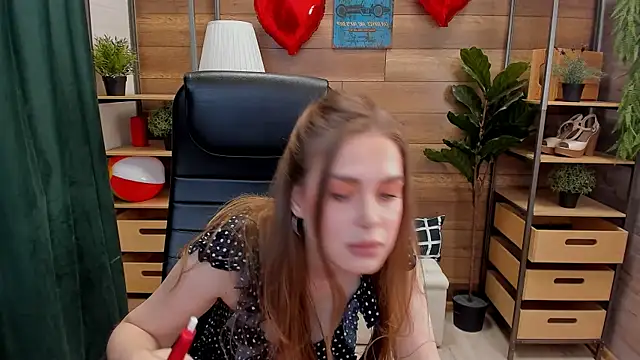 Marlyn love  online show from 09/11/25, 10:48