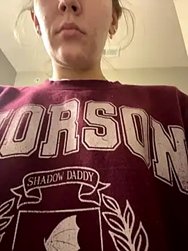 Snapshot of AllesandraLove chatting on 10/02/25, 12:45 AllesandraLove online show from 10/02/25, 12:45