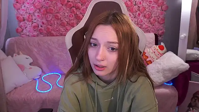 FoxyMayy online show from 05/26/26, 06:31