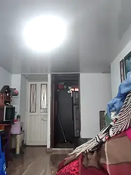 Snapshot of Casandra_Cruz chatting on 09/13/25, 01:44 Casandra Cruz online show from 09/13/25, 01:44