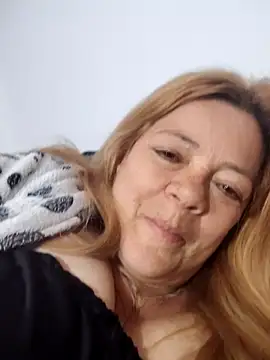 Snapshot of Casandra_Cruz chatting on 09/14/25, 03:22 Casandra Cruz online show from 09/14/25, 03:22