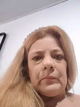 Snapshot of Casandra_Cruz chatting on 10/04/25, 01:31 Casandra Cruz online show from 10/04/25, 01:31