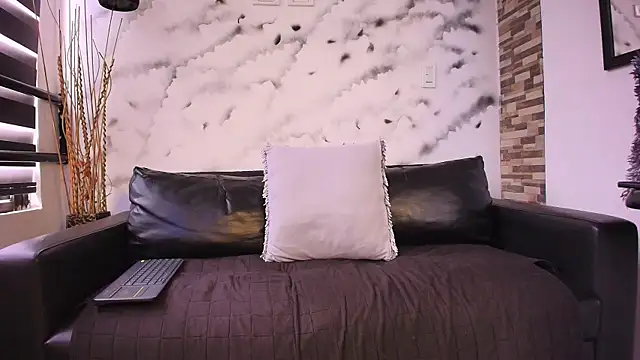 Snapshot of Axel_Moon_S chatting on 11/03/25, 03:46 Axel Moon S online show from 11/03/25, 03:46