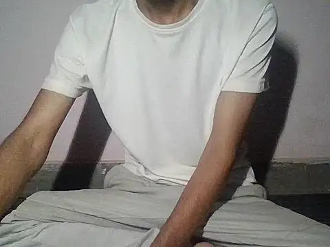 ash706339 online show from 09/15/25, 12:21