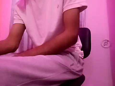 ash706339 online show from 09/26/25, 09:24