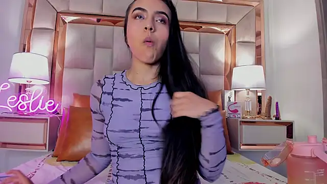 Leslie Bussh  online show from 10/08/25, 08:06