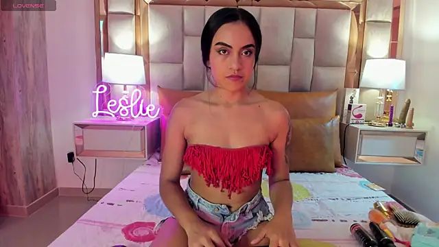 Leslie Bussh  online show from 10/26/25, 12:22