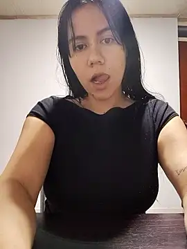 Snapshot of valen-sexx chatting on 01/08/26, 03:31 valen-sexx online show from 01/08/26, 03:31