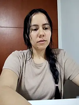Snapshot of valen-sexx chatting on 04/14/26, 03:01 valen-sexx online show from 04/14/26, 03:01