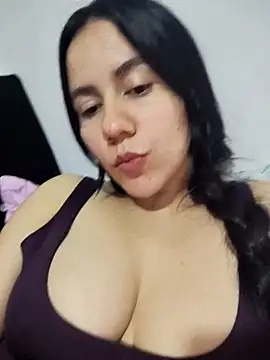 Snapshot of valen-sexx chatting on 04/29/26, 03:54 valen-sexx online show from 04/29/26, 03:54