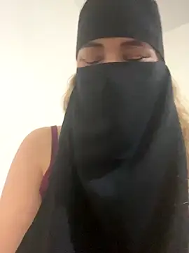 Snapshot of Wild-Nayra chatting on 10/06/25, 10:40 Wild-Nayra online show from 10/06/25, 10:40