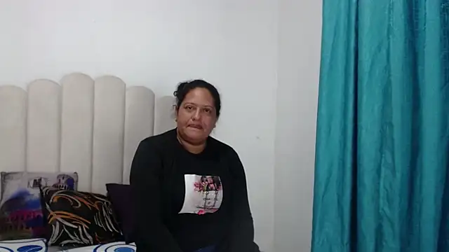 PaolaRios online show from 09/11/25, 01:28