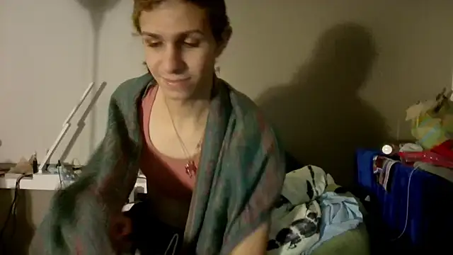 Snapshot of cuddlyavenue chatting on 10/08/25, 11:24 cuddlyavenue online show from 10/08/25, 11:24