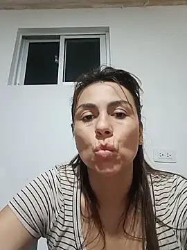 vanessa-titisM online show from 07/04/26, 12:28
