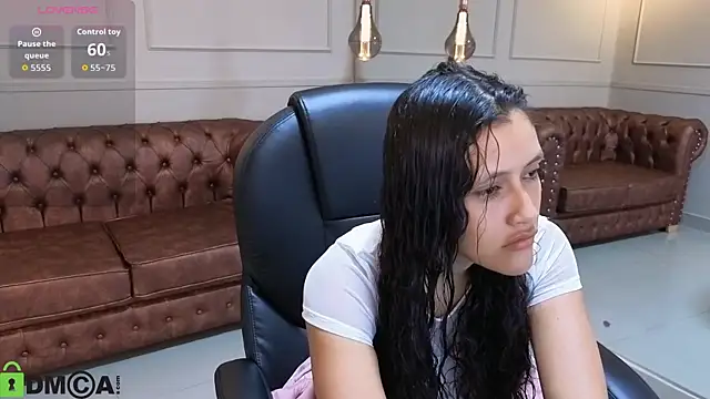 ArielBlossom    online show from 10/14/25, 11:11