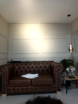 ArielBlossom    online show from 12/02/25, 11:04