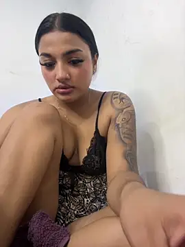 Snapshot of Teens_latin19 chatting on 11/28/25, 02:53 Teens latin19 online show from 11/28/25, 02:53