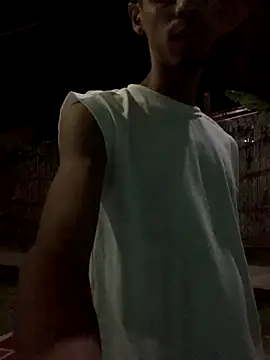 Snapshot of Alexx_1214 chatting on 09/18/25, 01:18 Alexx 1214 online show from 09/18/25, 01:18