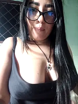 Snapshot of lalyth96 chatting on 09/12/25, 10:32 lalyth96 online show from 09/12/25, 10:32