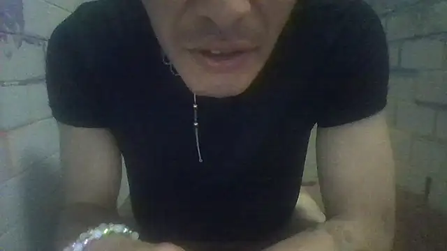 Snapshot of 13itch_Im-iT chatting on 09/15/25, 11:10 13itch Im-iT online show from 09/15/25, 11:10