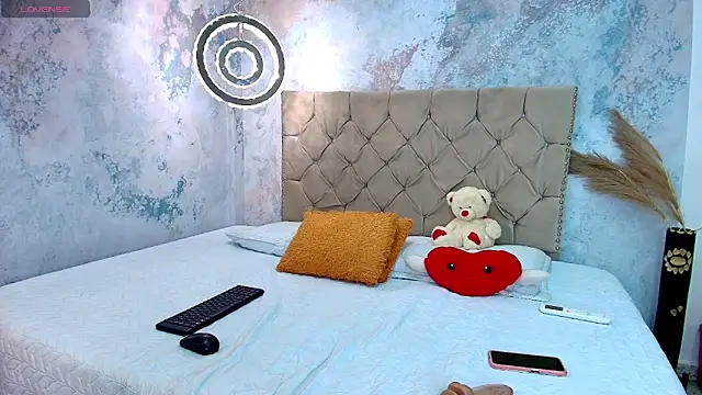 Snapshot of debora_ortiz chatting on 10/24/25, 01:18 debora ortiz online show from 10/24/25, 01:18