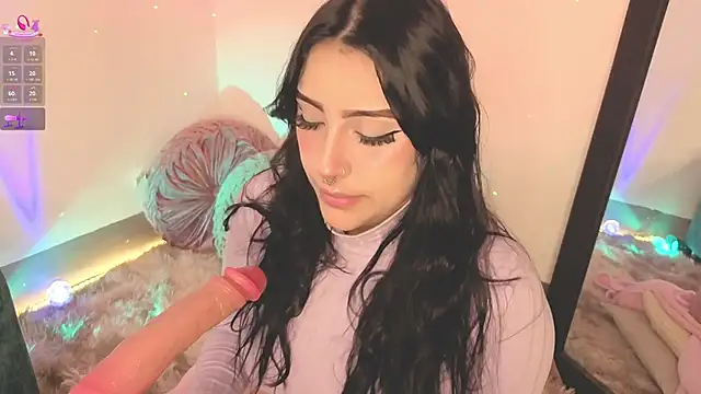 Snapshot of ashlynnlowe_ chatting on 11/02/25, 08:22 ashlynnlowe online show from 11/02/25, 08:22