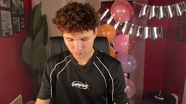 Snapshot of JonnyDarka chatting on 11/29/25, 12:41 JonnyDarka online show from 11/29/25, 12:41