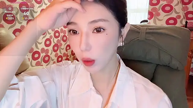 Snapshot of miss-lin chatting on 11/30/25, 06:06 miss-lin online show from 11/30/25, 06:06