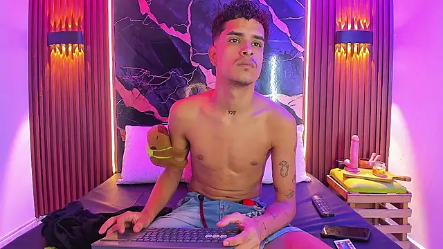 Lucky boys  X online show from 11/10/25, 01:54