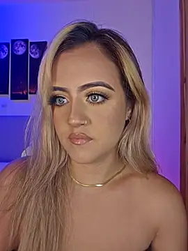 Snapshot of MaryMoon_ chatting on 09/18/25, 11:18 MaryMoon  online show from 09/18/25, 11:18