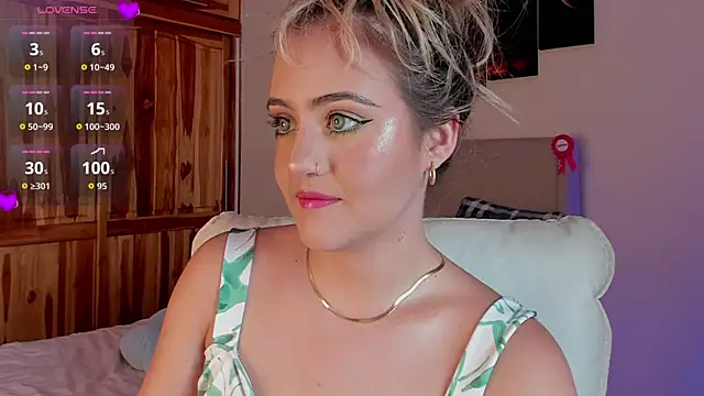 Snapshot of MaryMoon_ chatting on 09/28/25, 09:31 MaryMoon  online show from 09/28/25, 09:31