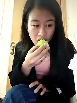 luy-xinh02 online show from 11/01/25, 03:52